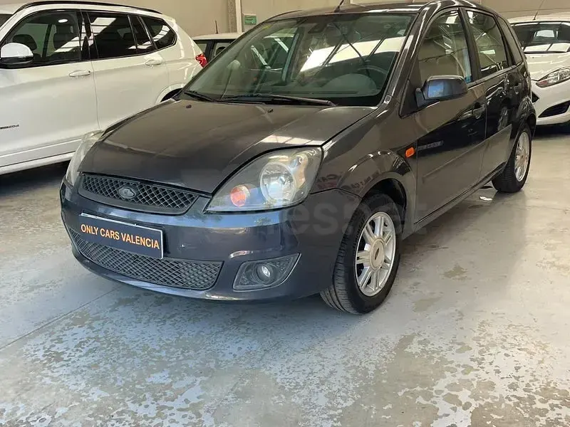 Usado Ford Fiesta 70 CV (51 kW) 2007 Azul Utilitario