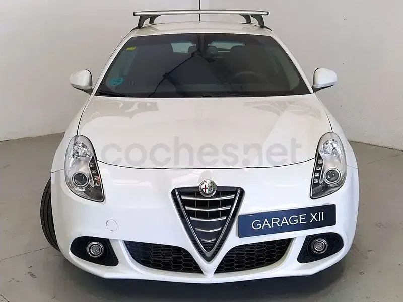 Usado Alfa Romeo Giulietta Distinctive 120 CV (88 kW) 2016 Blanco Utilitario
