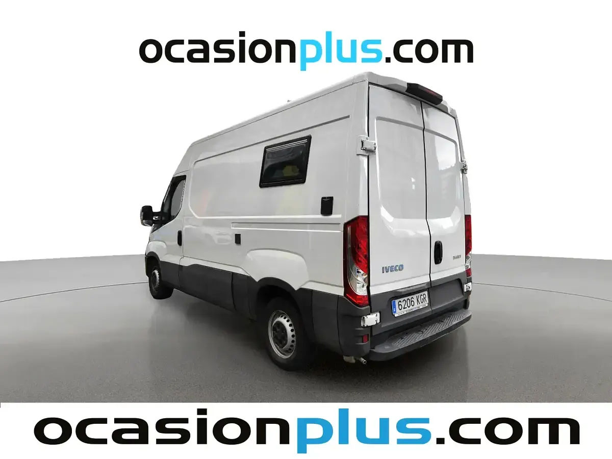 Usado Iveco Daily 156 CV (114 kW) 2018 Blanco Berlina