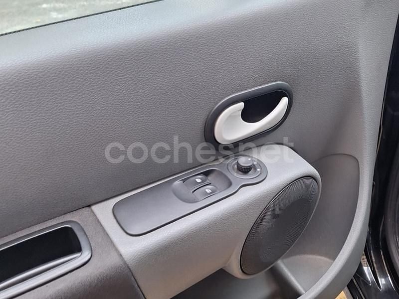 Usado Renault Grand Modus Evolution 90 CV (66 kW) 2011 Negro Monovolumen