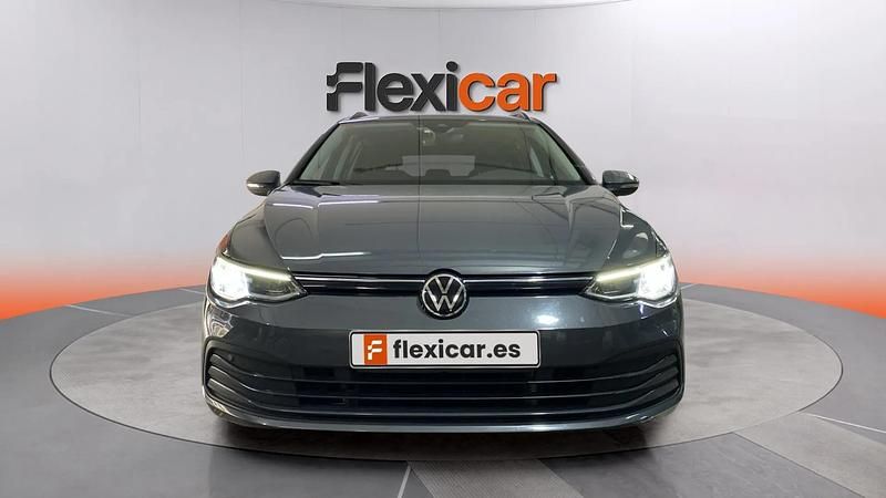 Usado VW Golf VIII Life 131 CV (96 kW) 2021 Gris Familiar