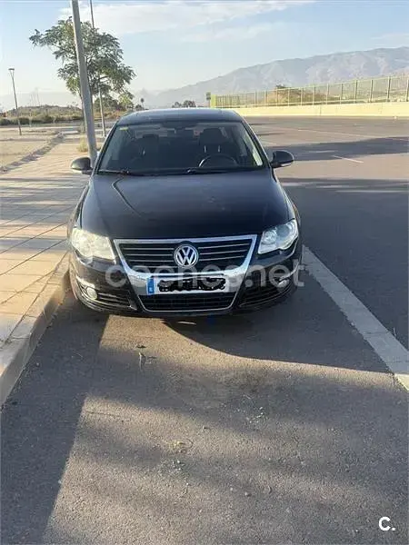 Usado VW Passat Highline 140 CV (102 kW) 2008 Negro Berlina