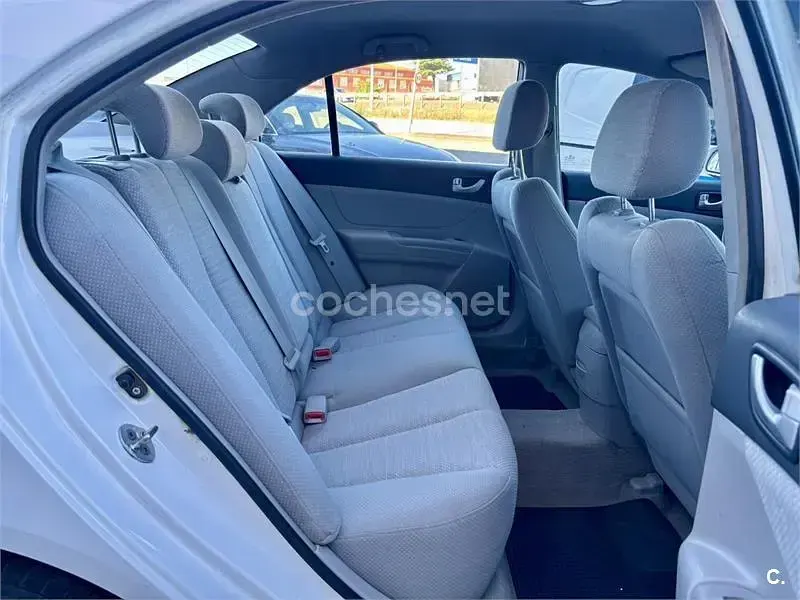 Usado Hyundai Sonata Comfort 140 CV (102 kW) 2008 Blanco Berlina