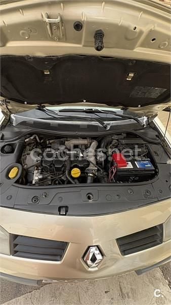 Usado Renault Mégane Cabriolet Dynamique 120 CV (88 kW) 2005 Beige Descapotable