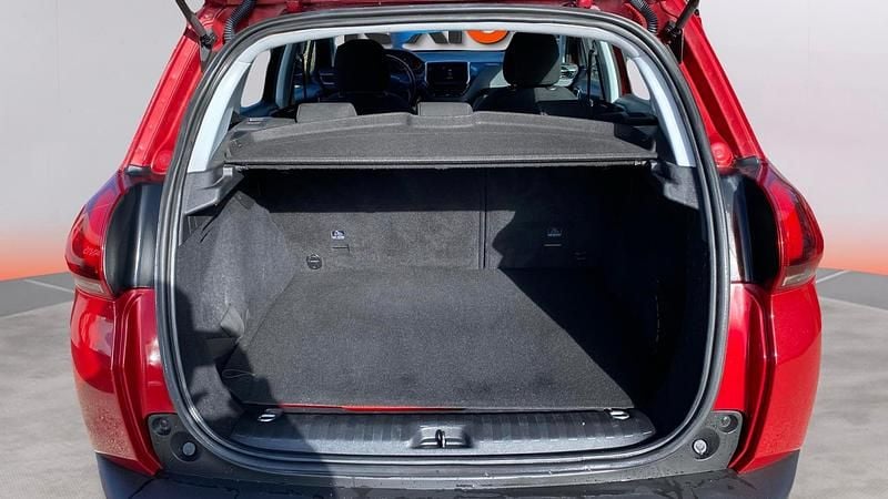 Usado Peugeot 2008 Allure 100 CV (73 kW) 2017 Rojo SUV