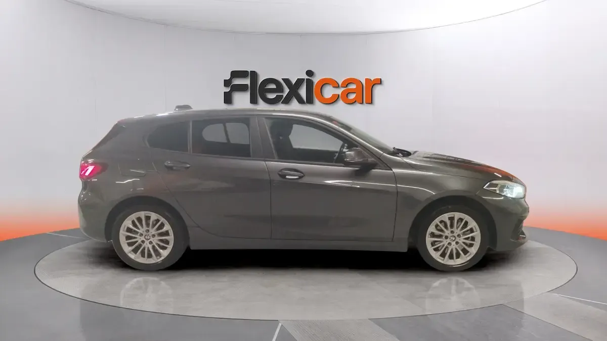 Usado BMW 118 140 CV (102 kW) 2020 Gris Berlina