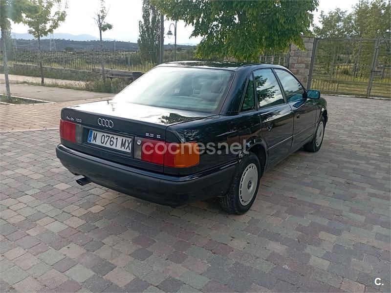 Usado Audi 100 133 CV (97 kW) 1992 Azul Berlina