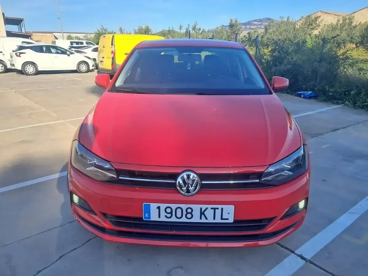 Usado VW Polo Advance 95 CV (69 kW) 2019 Rojo Utilitario