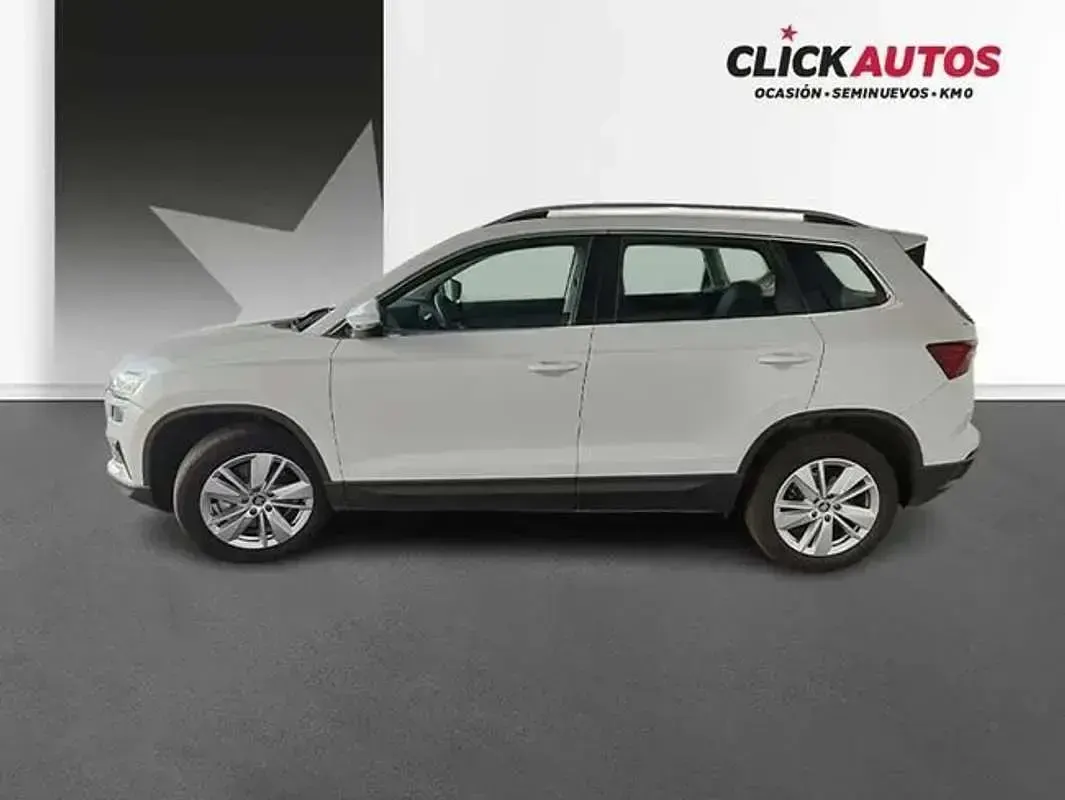 Usado Skoda Karoq Selection 150 CV (110 kW) 2025 Blanco SUV