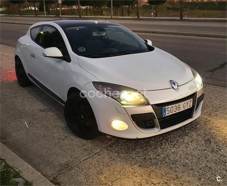 Usado Renault Mégane Dynamique 110 CV (80 kW) 2010 Blanco Berlina