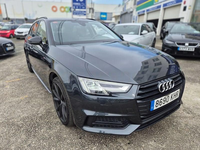 Usado Audi A4 Ambiente 150 CV (110 kW) 2018 Gris / plata Familiar