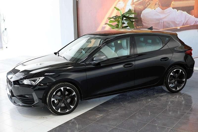 Blanco Usado 2021 Cupra Leon Berlina | 23.900 € (Buen precio) - Imagen 1/2