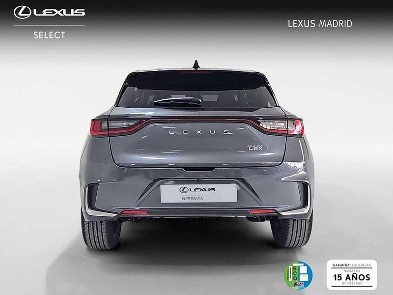 Usado Lexus LBX 137 CV (100 kW) 2025 Gris SUV