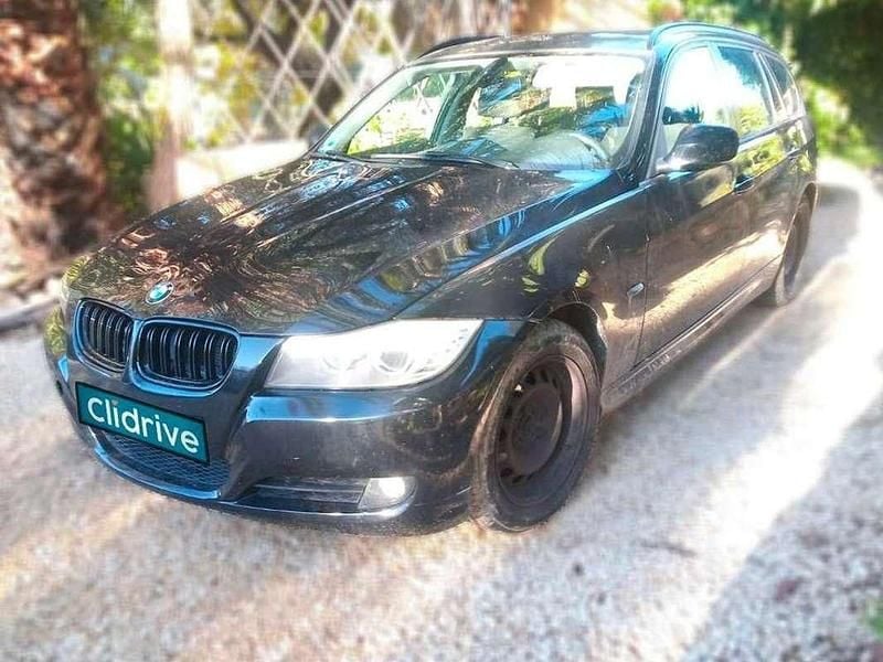 Usado BMW 318 150 CV (110 kW) 2012 Negro Familiar