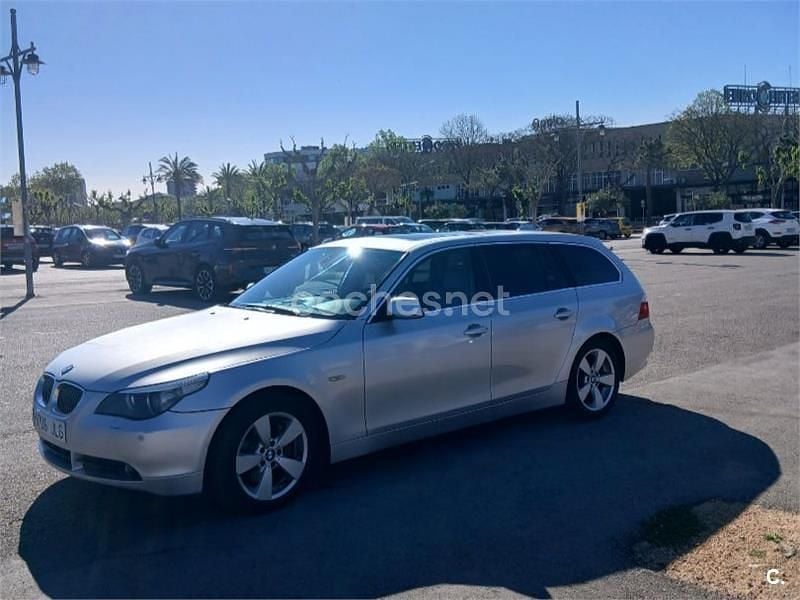 Usado BMW 530 231 CV (169 kW) 2006 Gris / plata Familiar