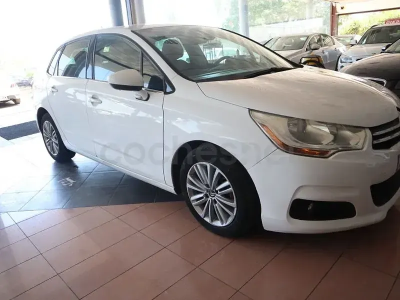 Usado Citroën C4 Seduction 114 CV (83 kW) 2012 Blanco Berlina