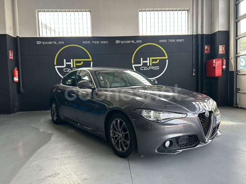 Gris / plata Usado 2016 Alfa Romeo Giulia Super Berlina | 16.990 € (Caro) - Imagen 1/4