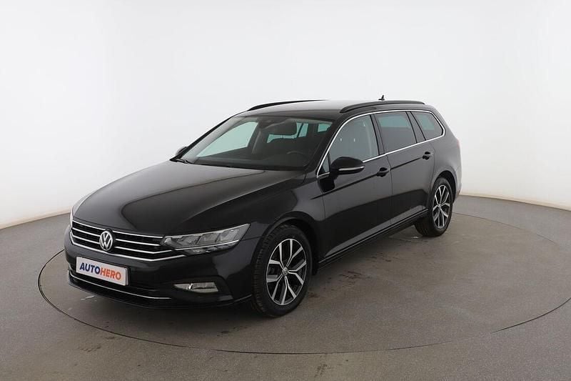 Negro Usado 2020 VW Passat Business Familiar | 19.699 € (Precio justo) - Imagen 1/3