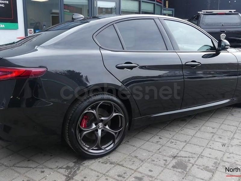 Begagnad Alfa Romeo Giulia Ti 280 HK (205 kW) 2021 Svart Sedan