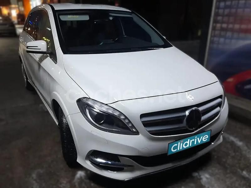 Usado Mercedes B200 156 CV (114 kW) 2014 Blanco Monovolumen