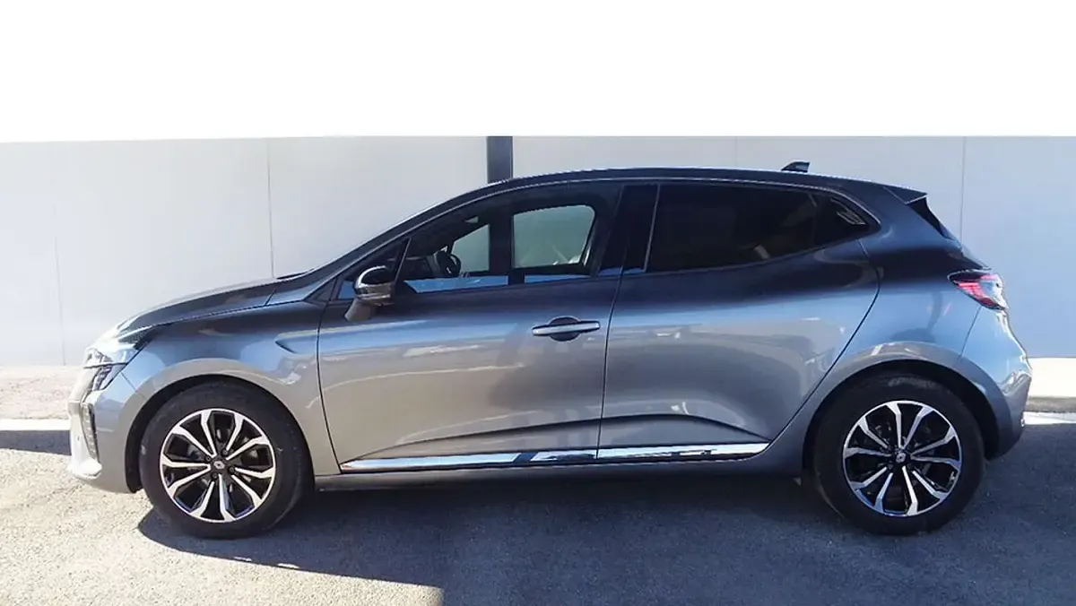 Usado Renault Clio Techno 101 CV (74 kW) 2025 Utilitario