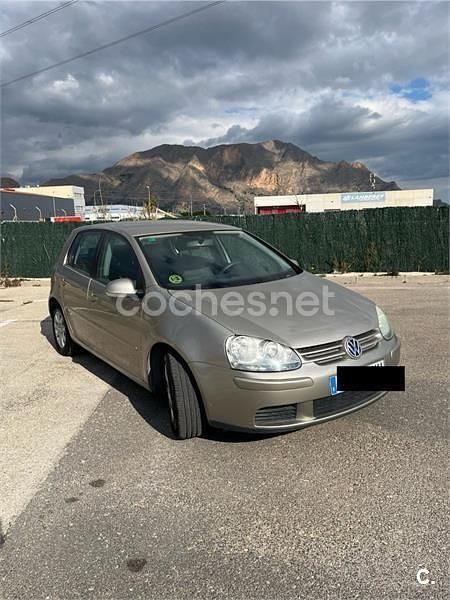 Usado VW Golf IV Highline 102 CV (75 kW) 2005 Beige Berlina