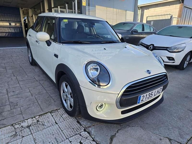 Usado Mini ONE 102 CV (75 kW) 2020 Blanco Utilitario