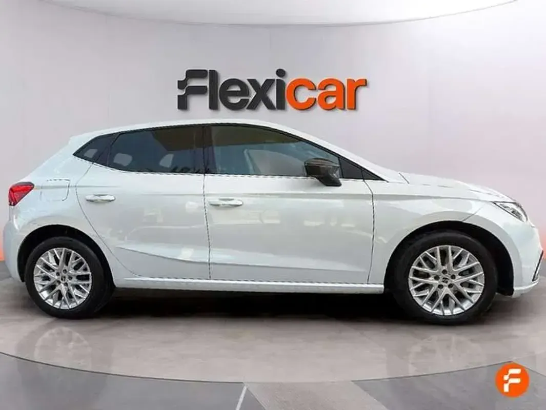 Usado Seat Ibiza Style 116 CV (85 kW) 2024 Blanco Utilitario