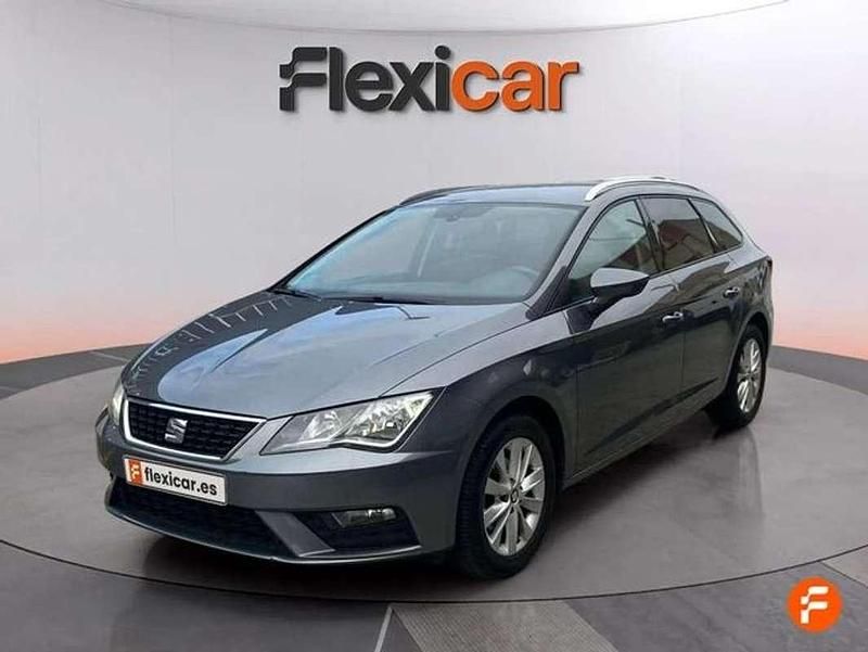 Usado Seat Leon ST Style 110 CV (80 kW) 2018 Gris Familiar