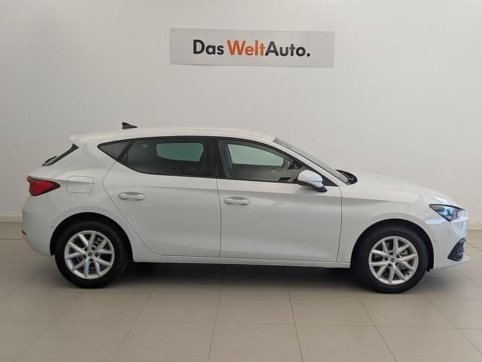 Usado Seat Leon Style 116 CV (85 kW) 2025 Blanco Berlina