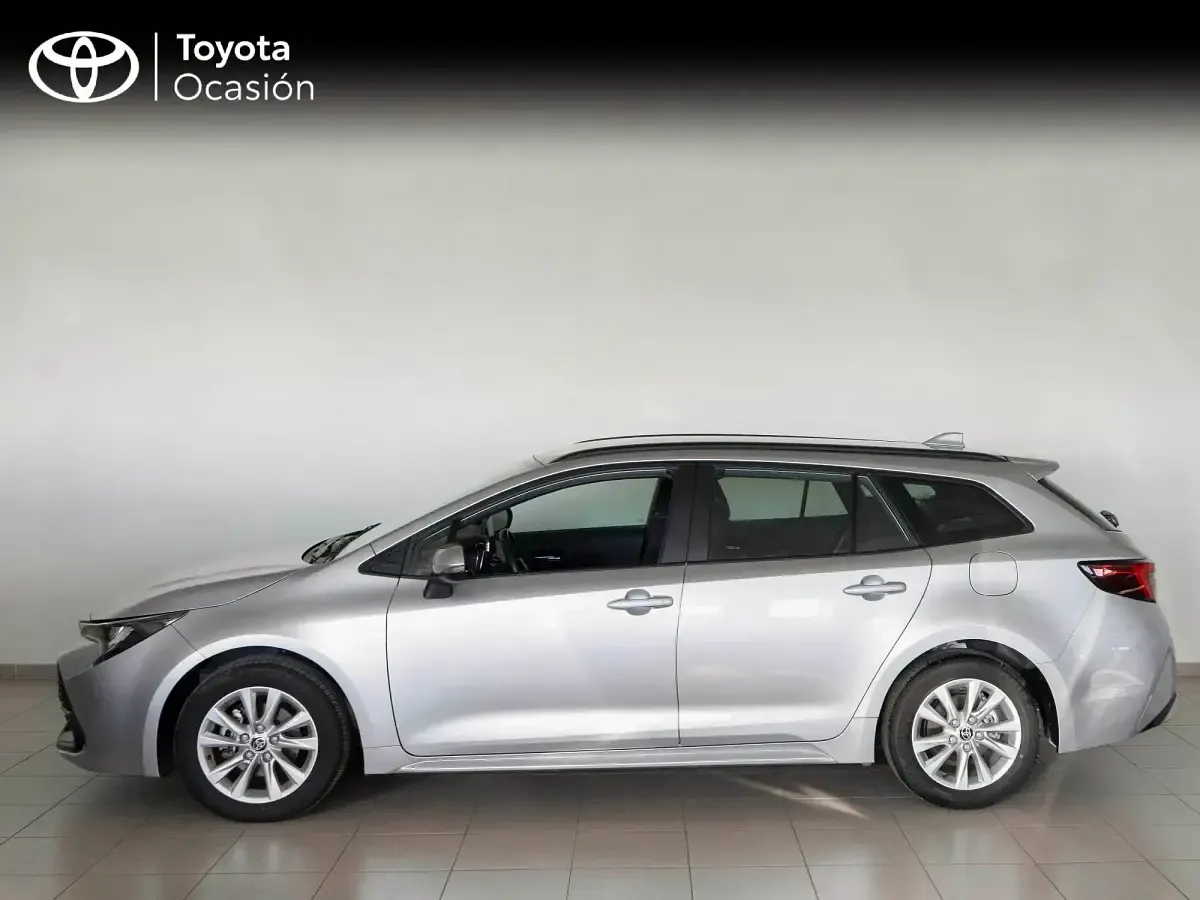 Usado Toyota Corolla Active 140 CV (102 kW) 2025 Gris Familiar