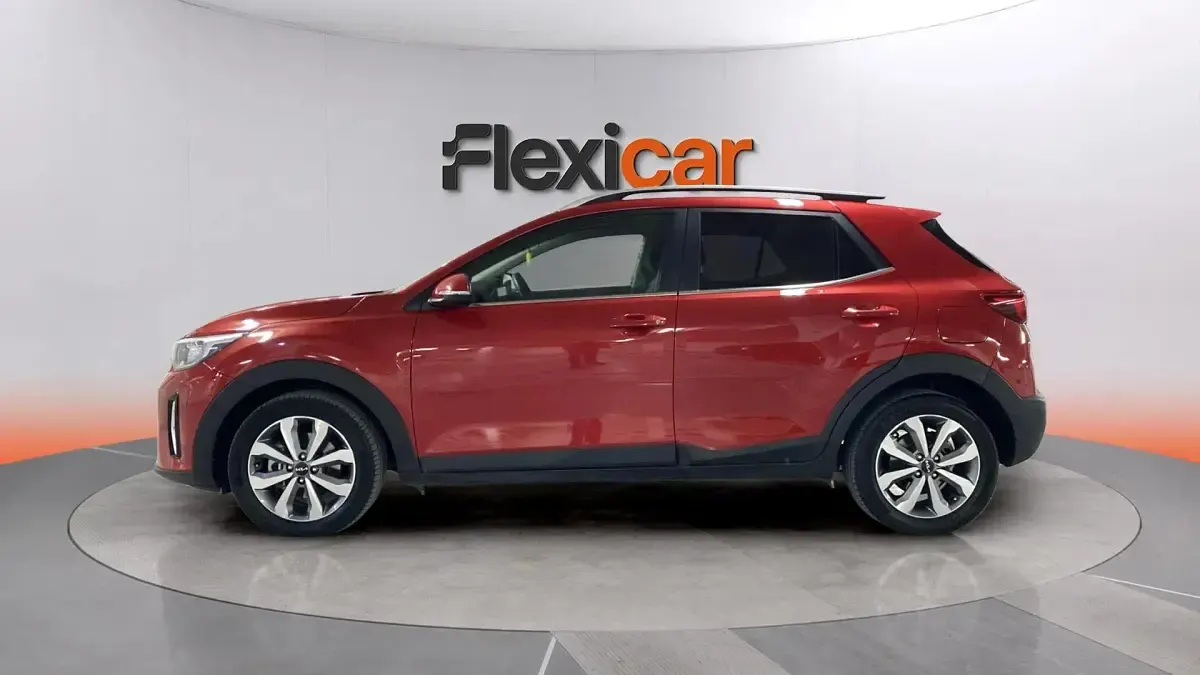 Usado Kia Stonic 101 CV (74 kW) 2022 Rojo SUV