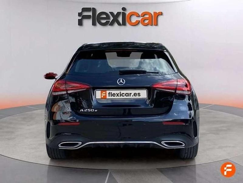 Usado Mercedes A220 218 CV (160 kW) 2021 Negro Berlina