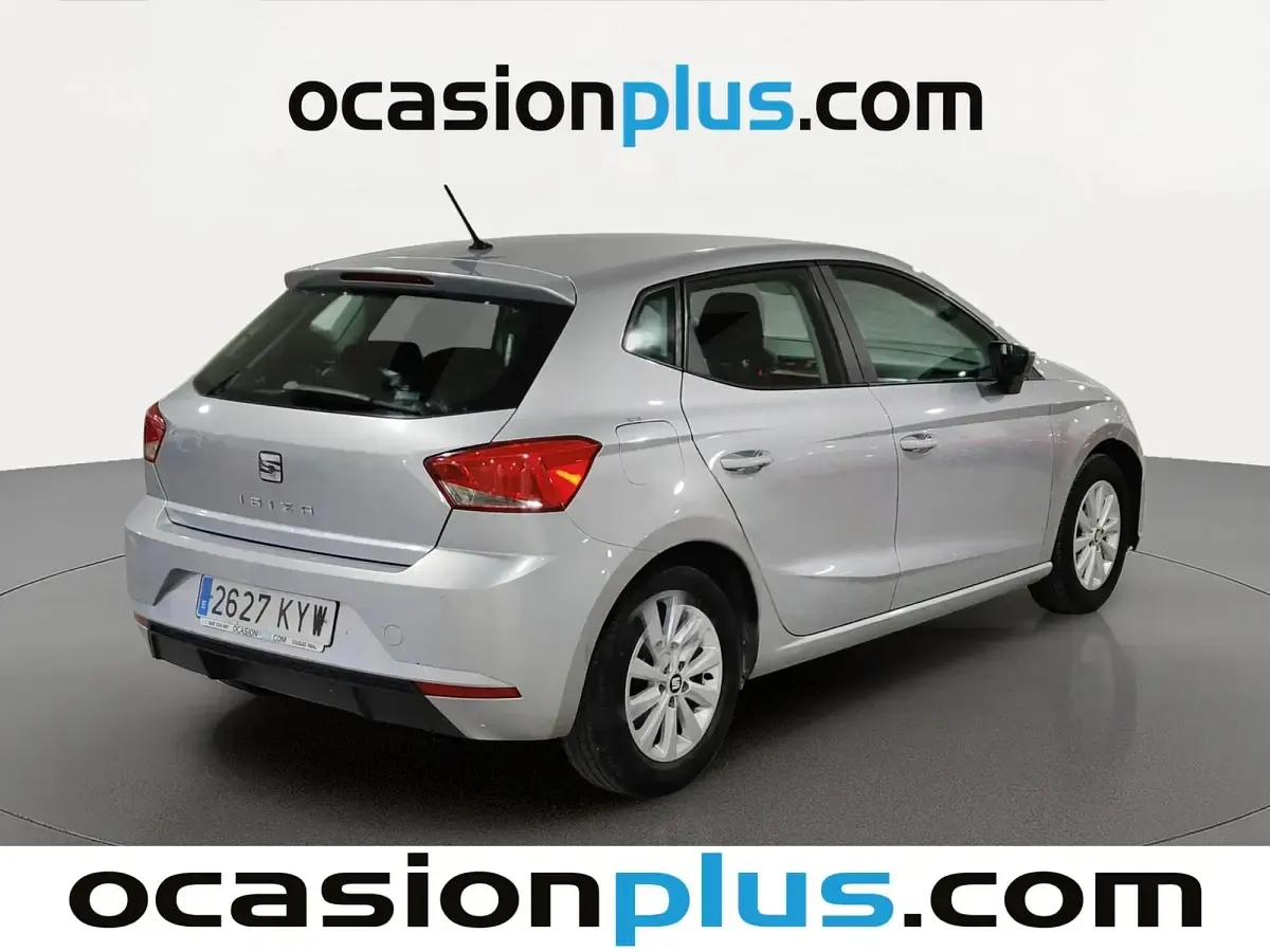 Usado Seat Ibiza Style 80 CV (58 kW) 2019 Gris plata Utilitario