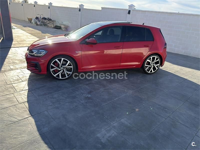 Usado VW Golf VII GTI 245 CV (180 kW) 2019 Rojo Berlina