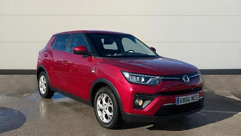 Usado Ssangyong (KGM) Tivoli 163 CV (119 kW) 2022 Rojo SUV