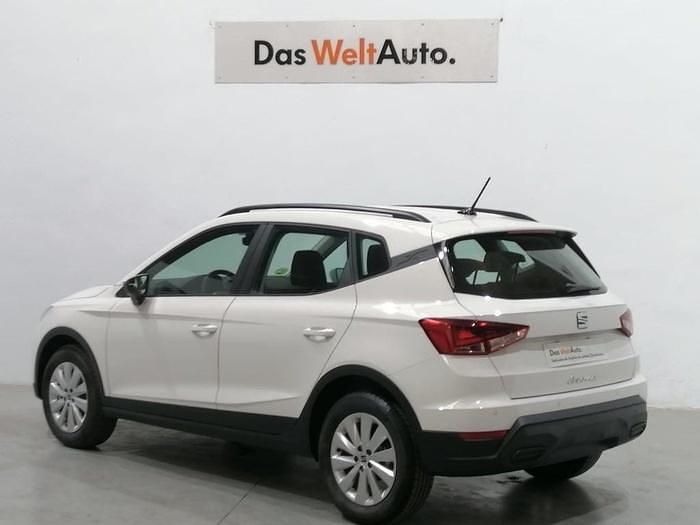 Usado Seat Arona Style 95 CV (69 kW) 2025 Blanco SUV
