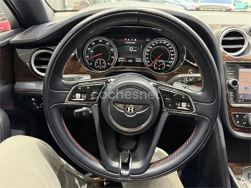 Usado Bentley Bentayga 608 CV (447 kW) 2017 Gris / plata SUV