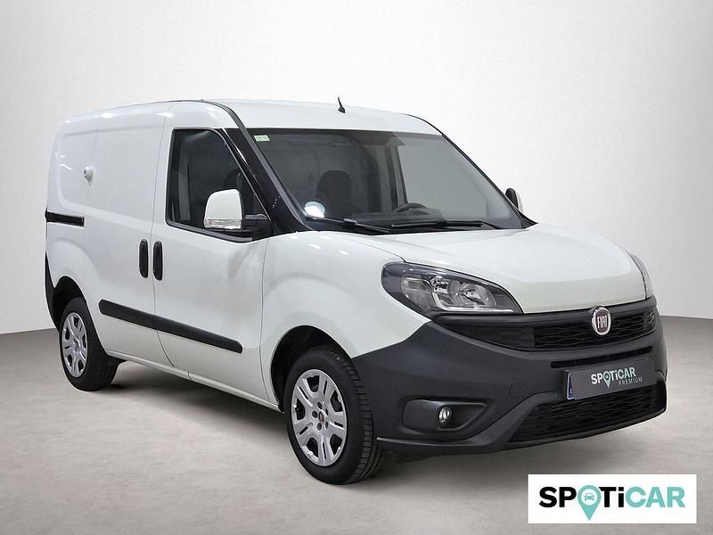 Usado Fiat Doblò 95 CV (69 kW) 2021 Blanco Monovolumen