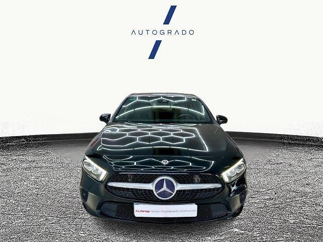 Usado Mercedes A180 116 CV (85 kW) 2019 Negro Utilitario