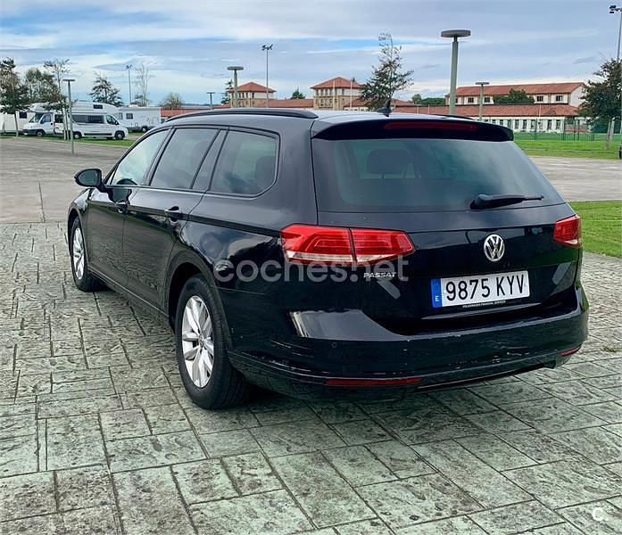 Usado VW Passat Advance 120 CV (88 kW) 2019 Negro Familiar