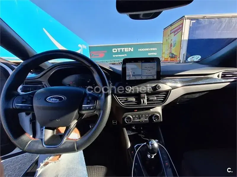 Usado Ford Focus ST-Line 125 CV (91 kW) 2019 Blanco Berlina