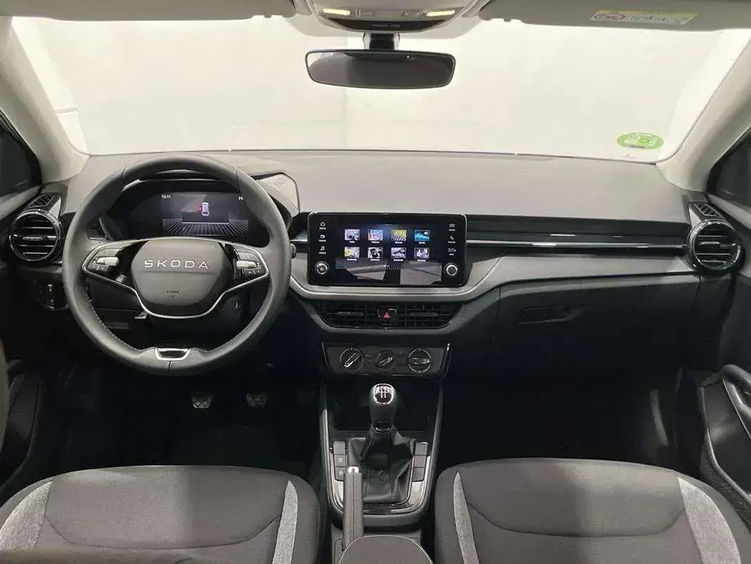 Usado Skoda Fabia 95 CV (69 kW) 2026 Gris Utilitario
