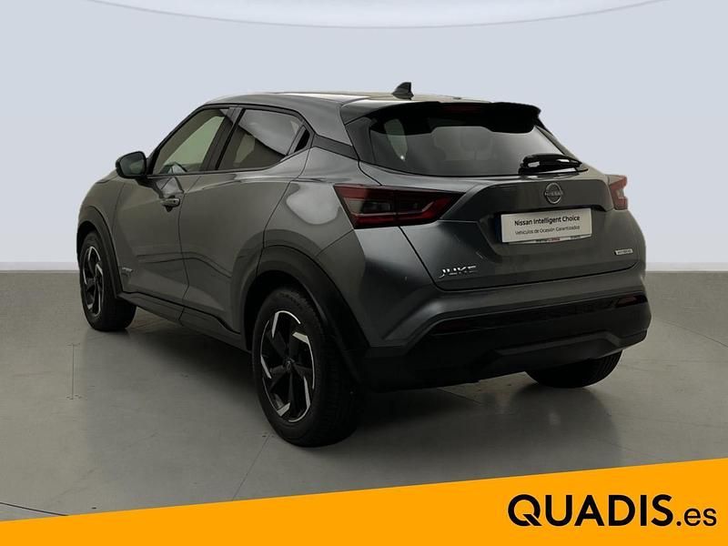 Usado Nissan Juke N-Connecta 143 CV (105 kW) 2022 Gris / plata SUV
