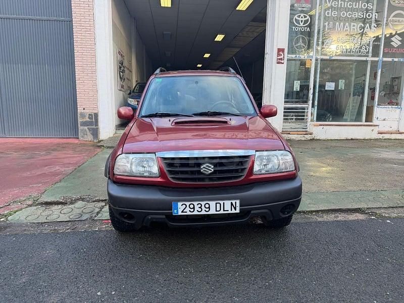 Usado Suzuki Grand Vitara 110 CV (80 kW) 2005 Granate SUV