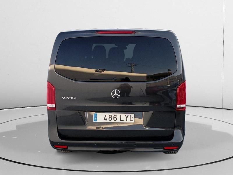 Usado Mercedes V220 163 CV (119 kW) 2022 Negro Monovolumen