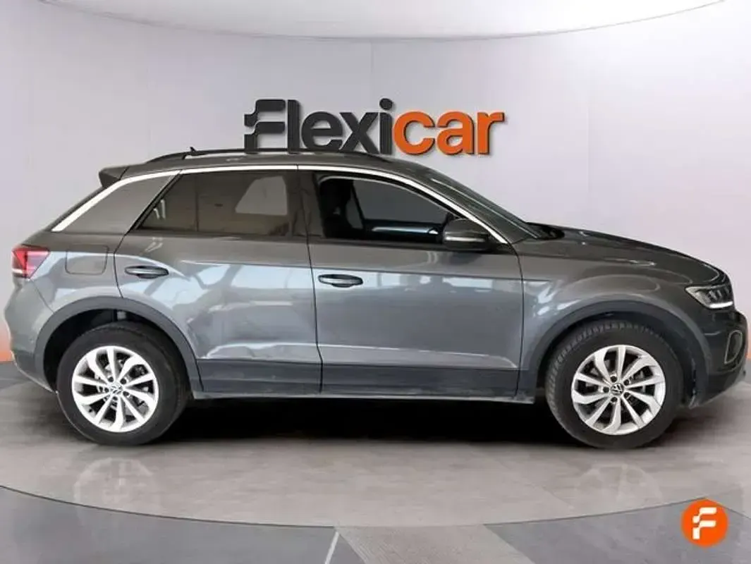 Usado VW T-Roc Advance 116 CV (85 kW) 2022 Gris SUV