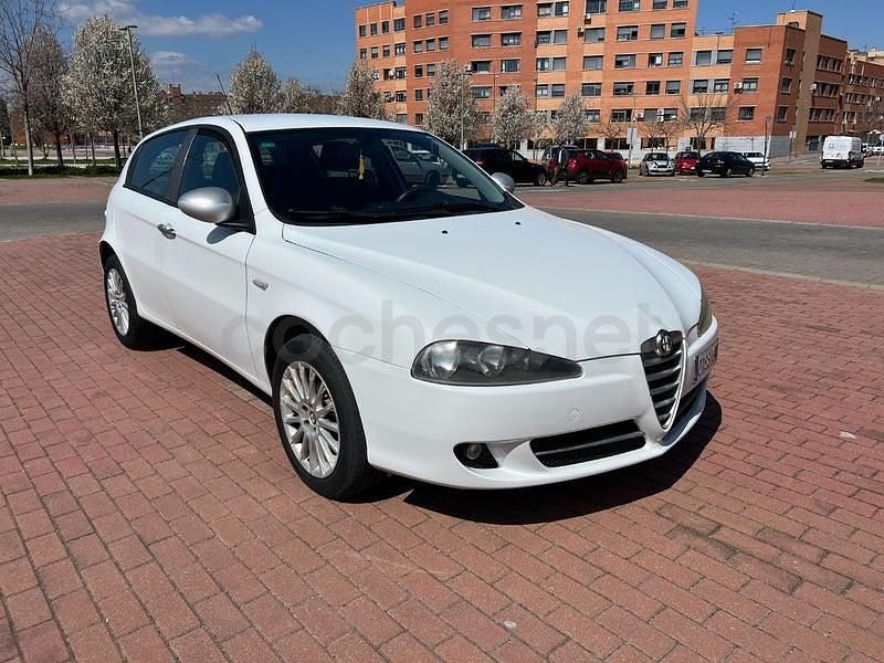Usado Alfa Romeo 147 Distinctive 120 CV (88 kW) 2010 Blanco Utilitario