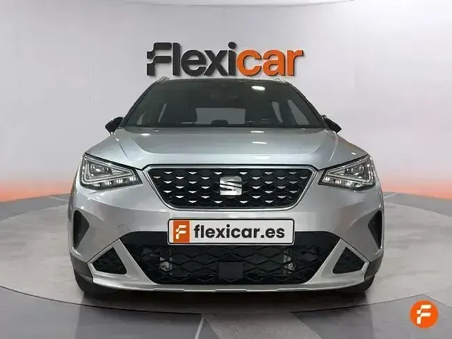 Usado Seat Arona Style 115 CV (84 kW) 2024 Gris / plata SUV
