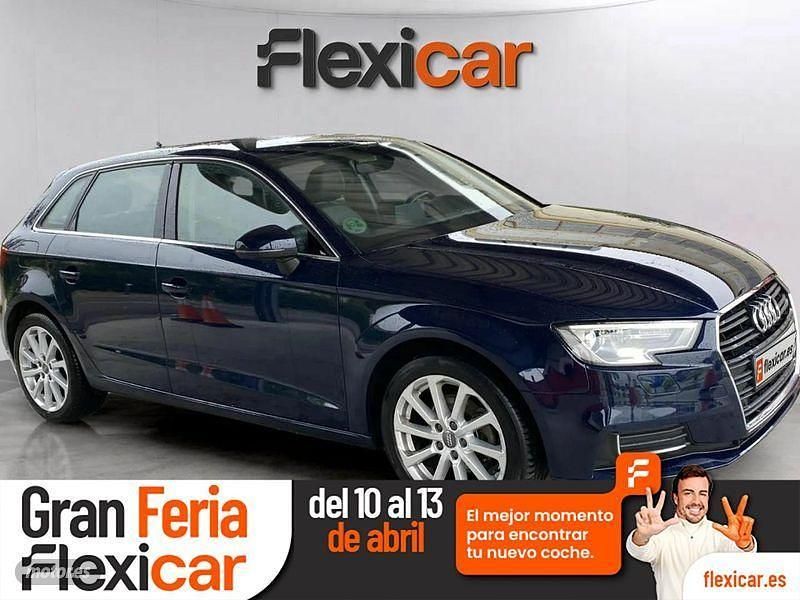 Usado Audi A3 116 CV (85 kW) 2017 Azul Berlina